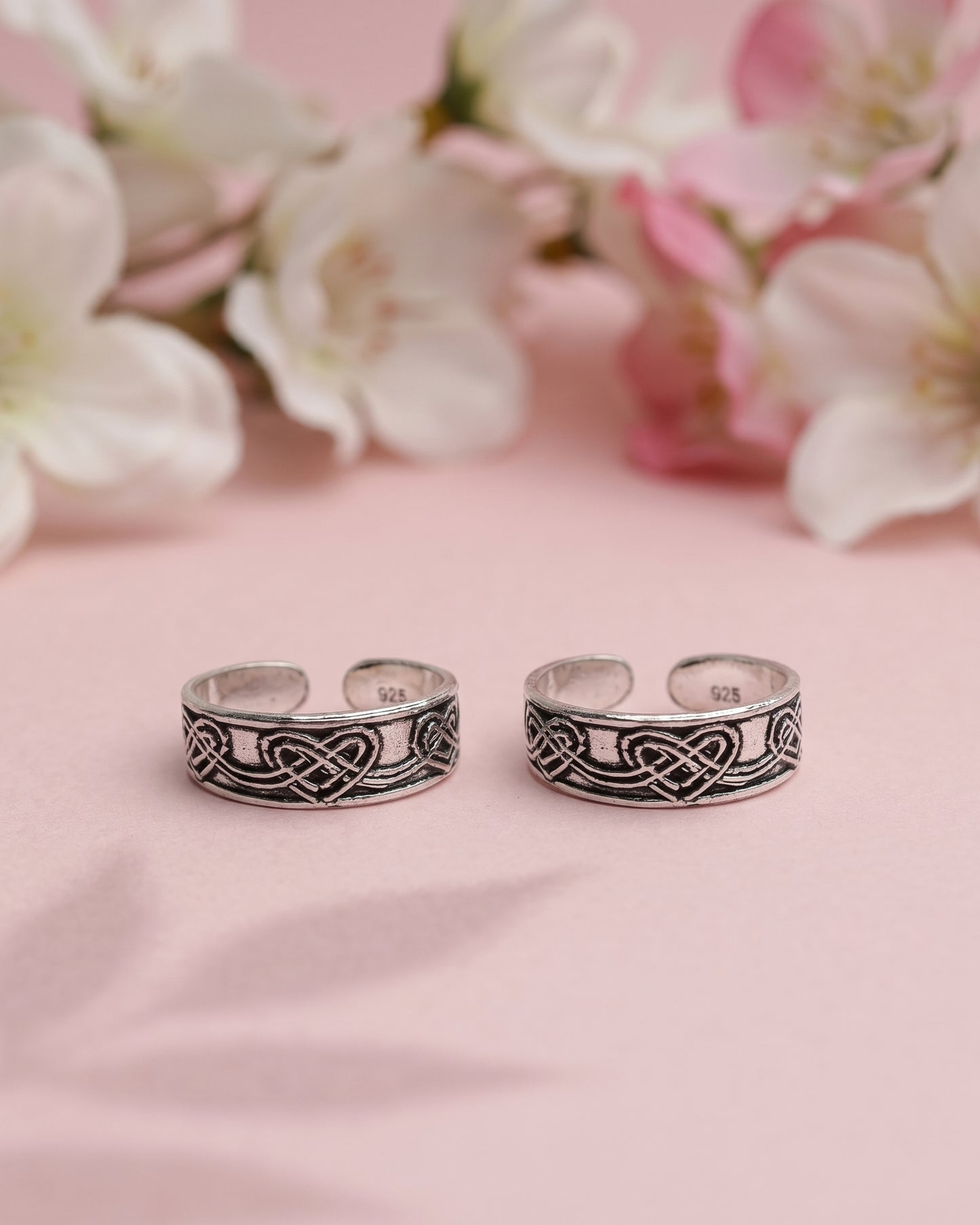 Intertwined Heart Toe Rings