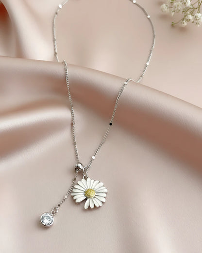 Blooming Daisy Lariat Pendant