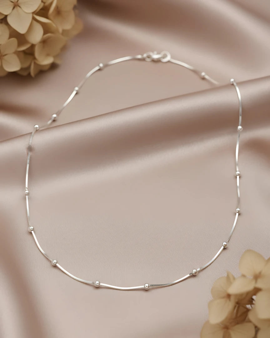 Sleek Bar and Bead Station Chain