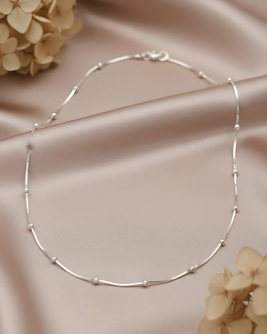 Sleek Bar and Bead Station Chain