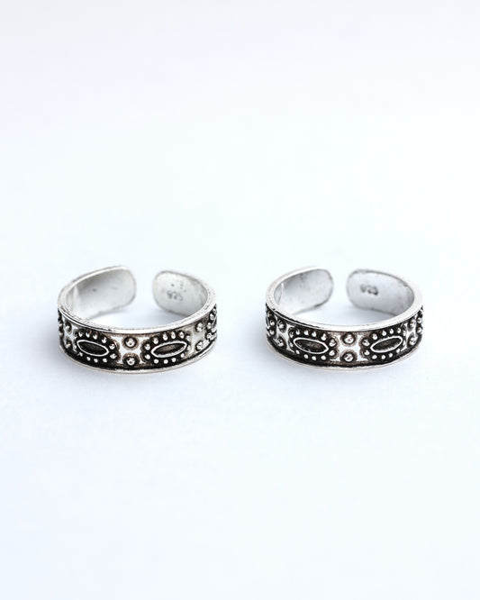 Beaded Oval Motif Toe Rings