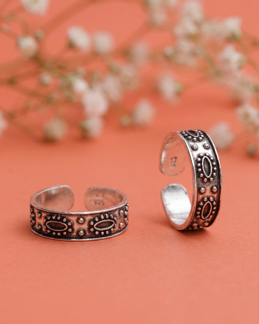 Beaded Oval Motif Toe Rings