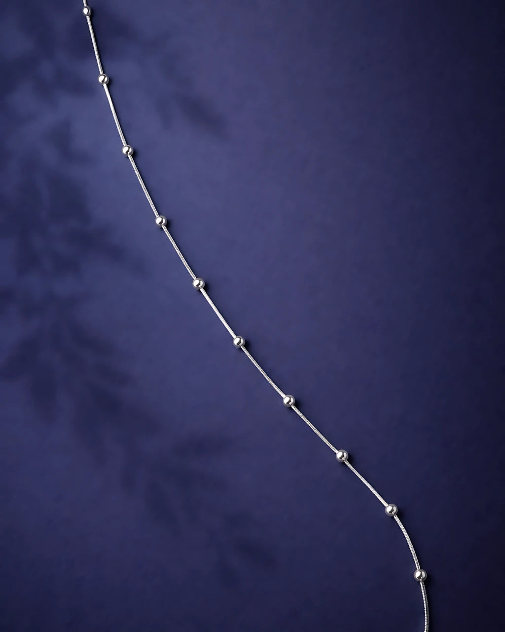 Sleek Bar and Bead Station Chain