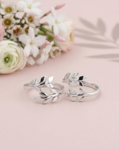 Laurel Leaf Bypass Toe Rings