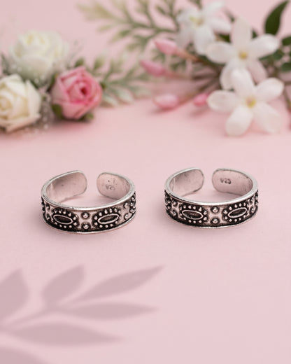 Beaded Oval Motif Toe Rings