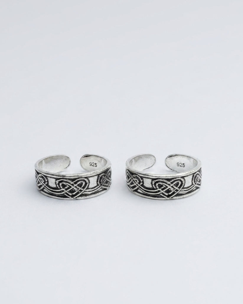 Intertwined Heart Toe Rings