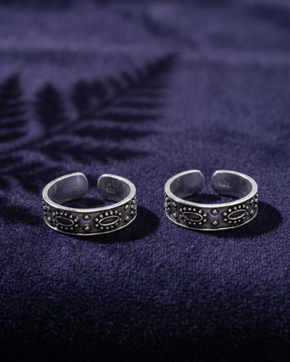 Beaded Oval Motif Toe Rings