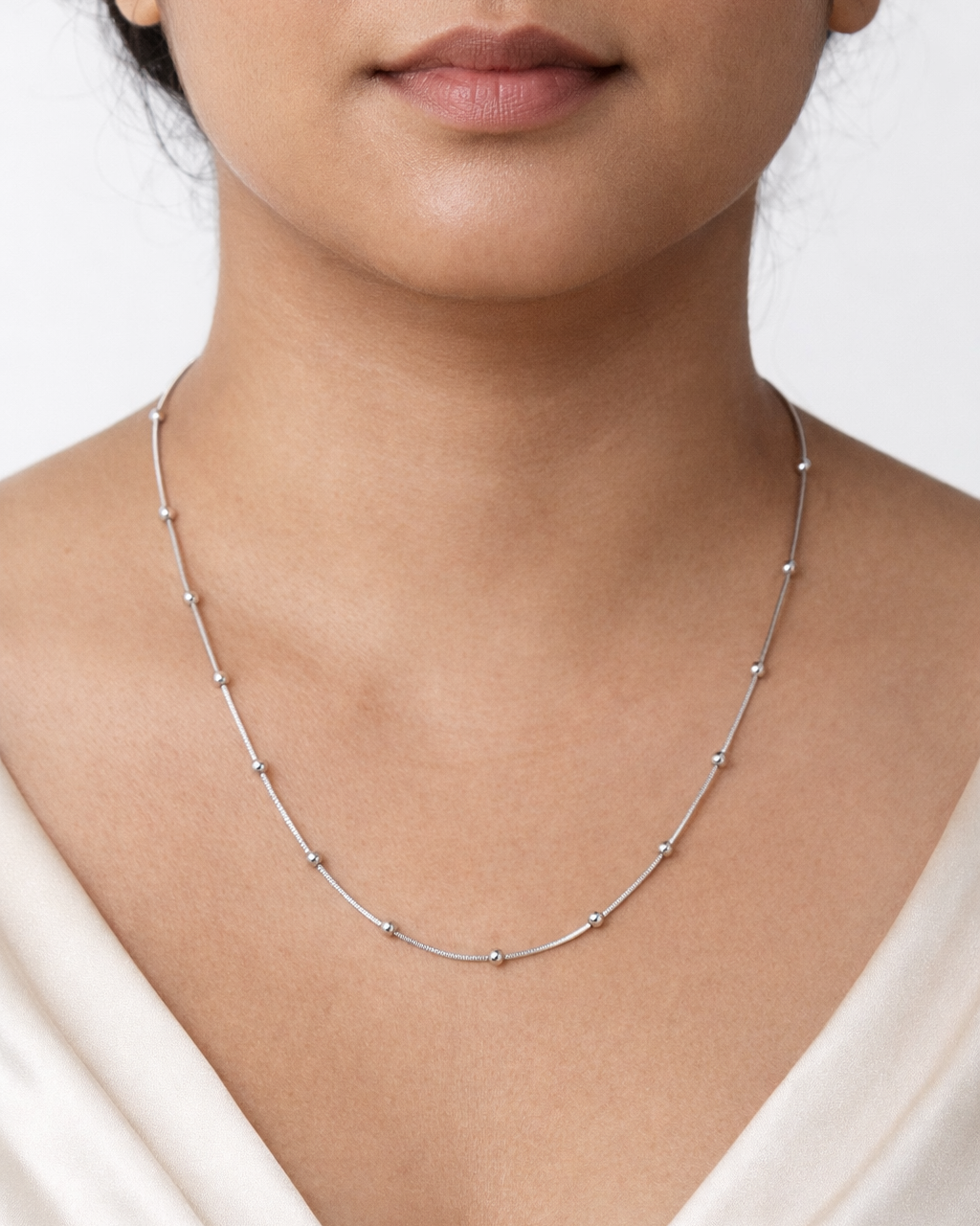 Sleek Bar and Bead Station Chain